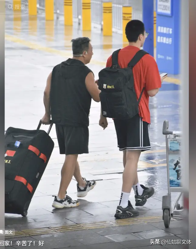 显眼, 从球迷拍到, img