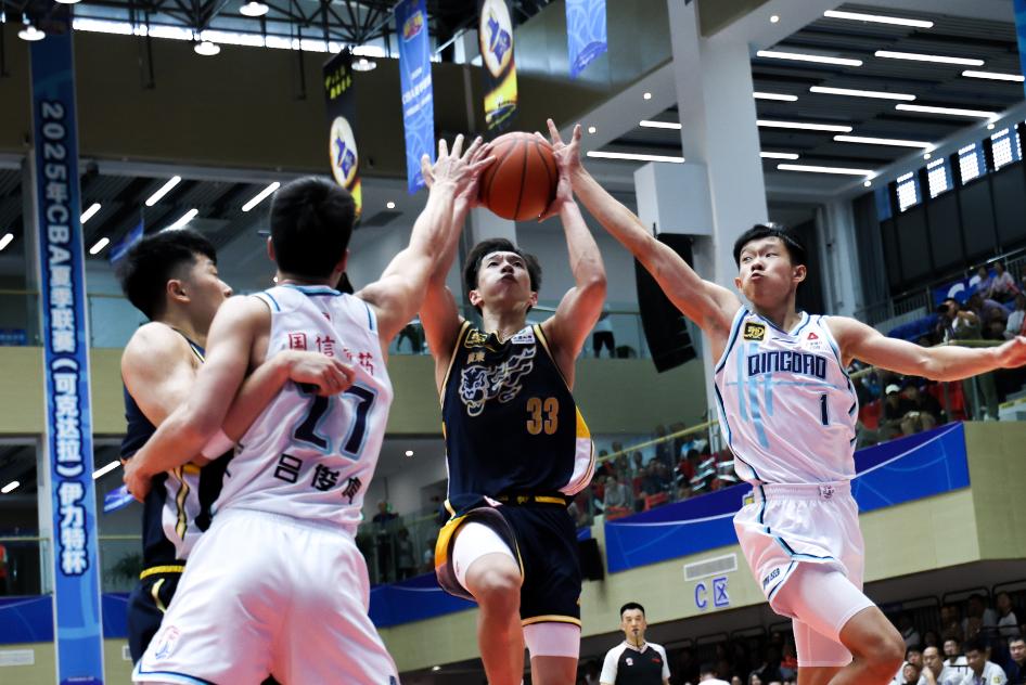 中使用出背 中使用出背